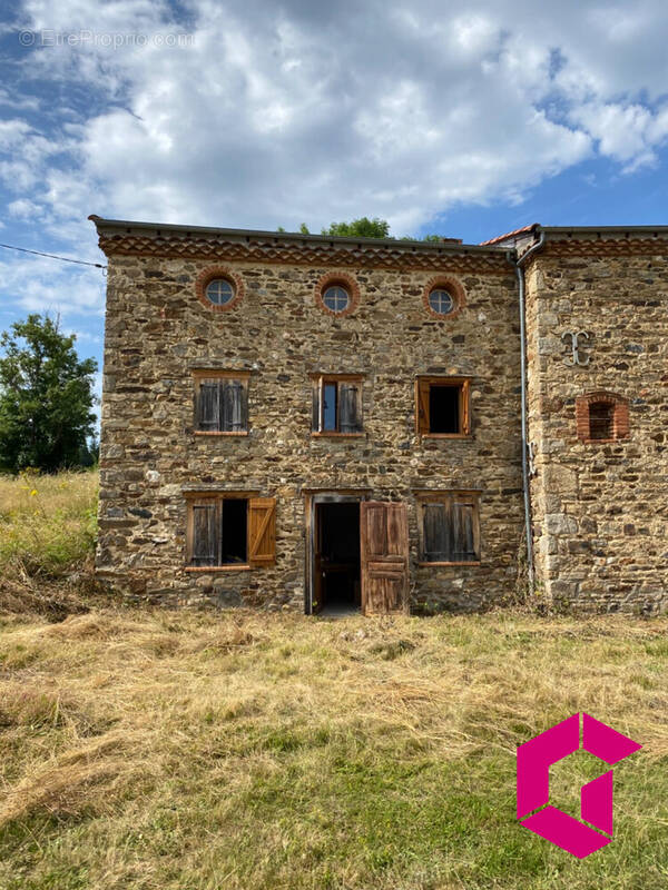 Maison à CHAMPAGNAC-LE-VIEUX