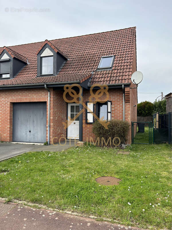 Maison à COURRIERES