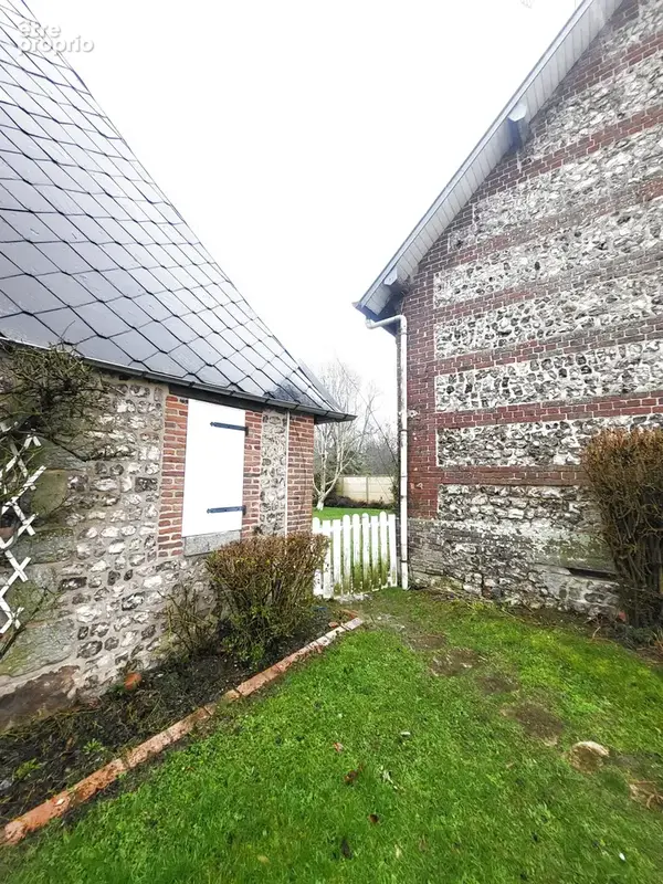 Maison avec jardin et dépendance proche de Goderville - photo 4