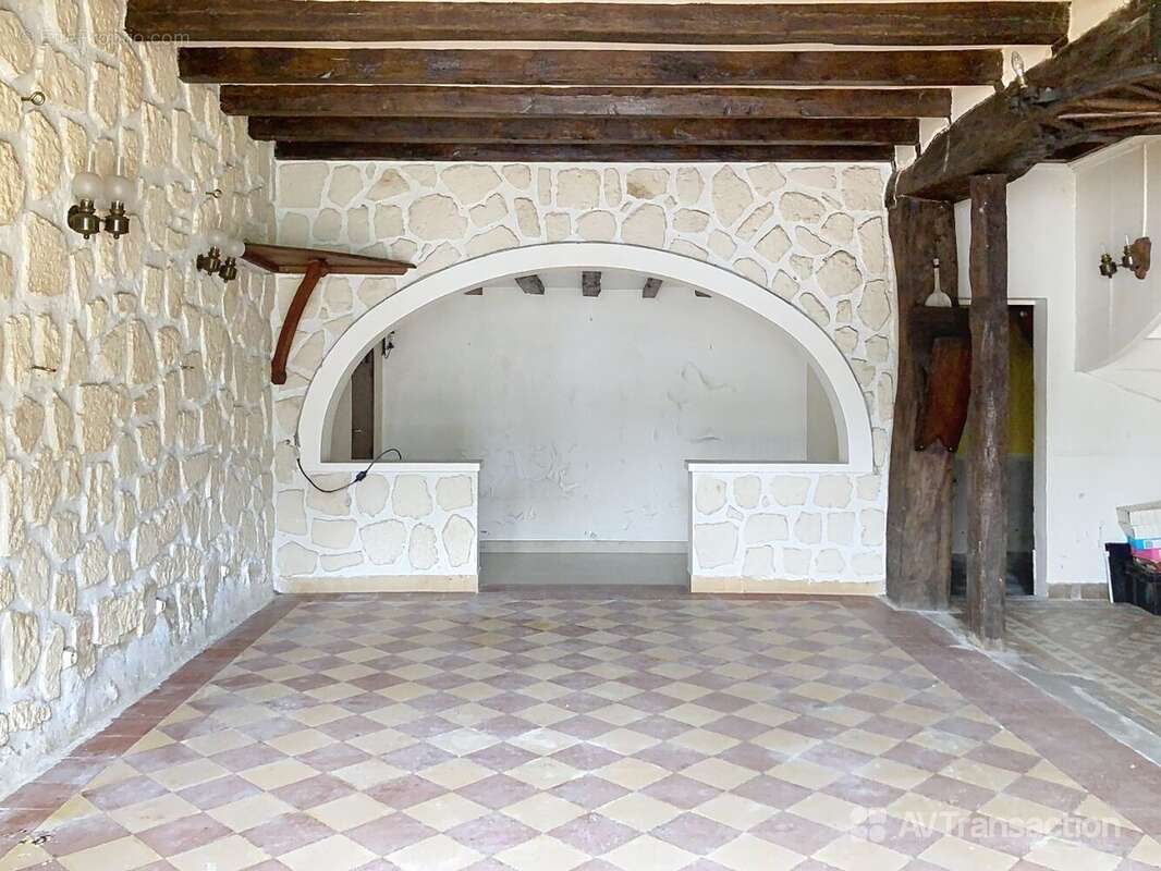 Maison à AZAY-LE-FERRON