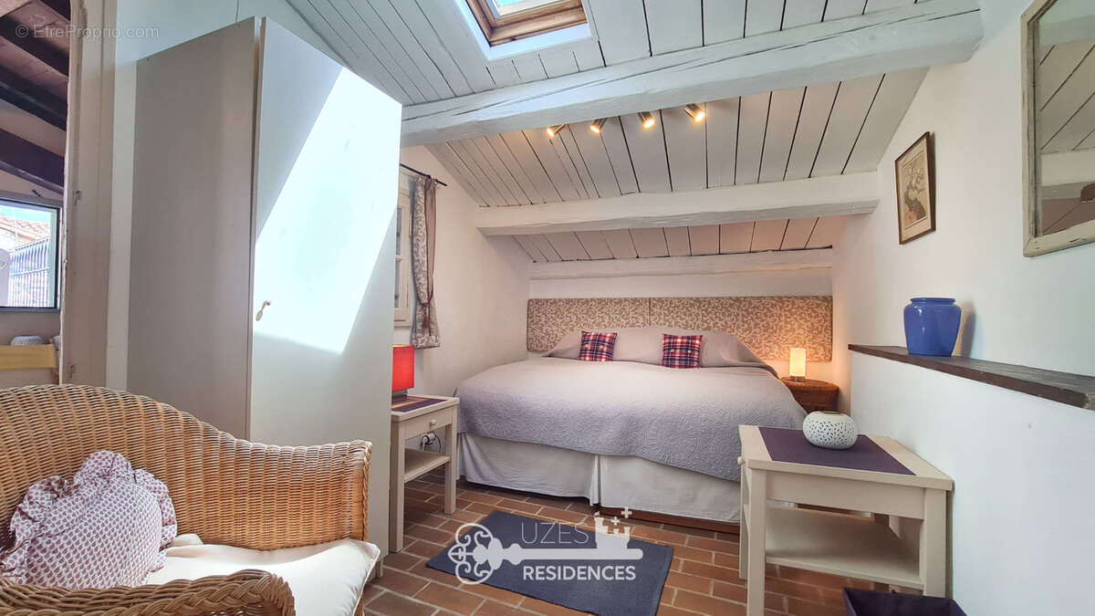 Maison à SANILHAC-SAGRIES