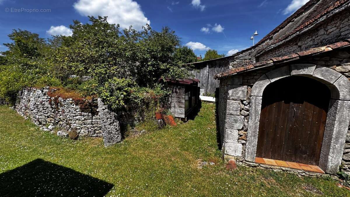 Maison à QUISSAC