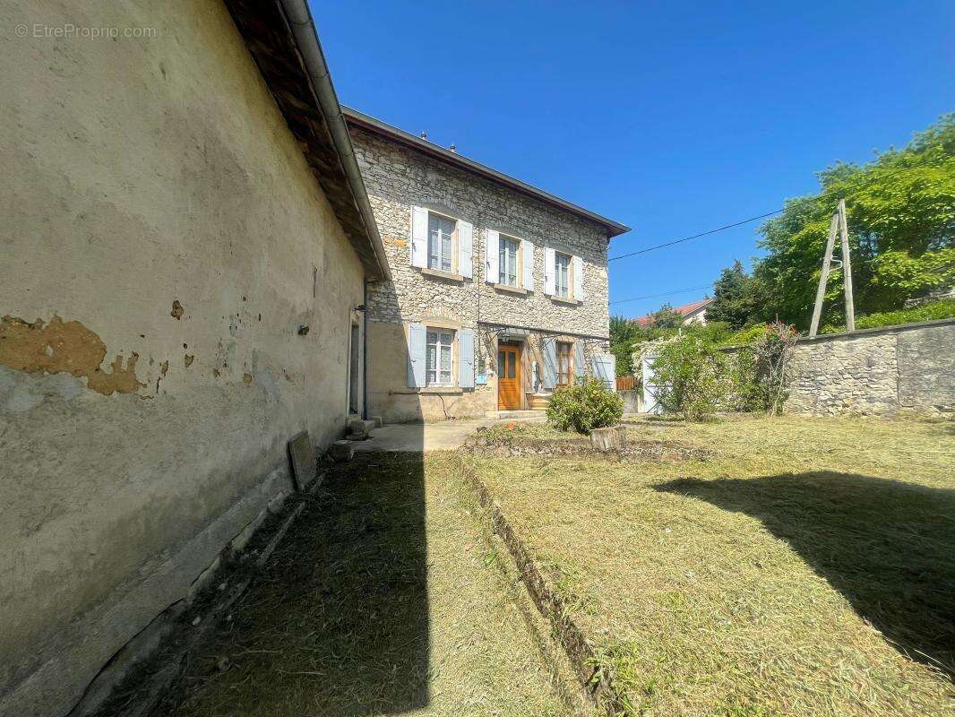 Maison à SERMERIEU