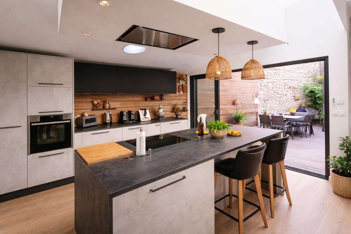 Maison 174 m² à Nimes  - photo 2