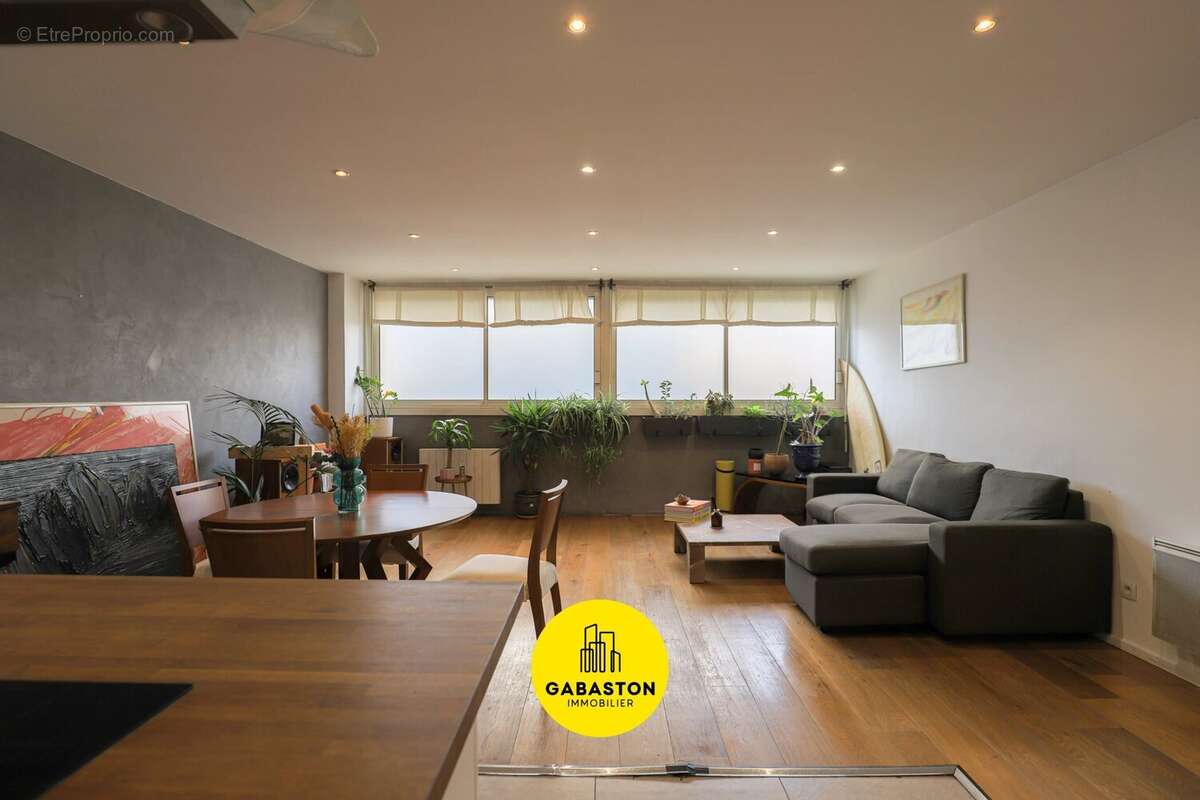 Appartement à MARSEILLE-7E