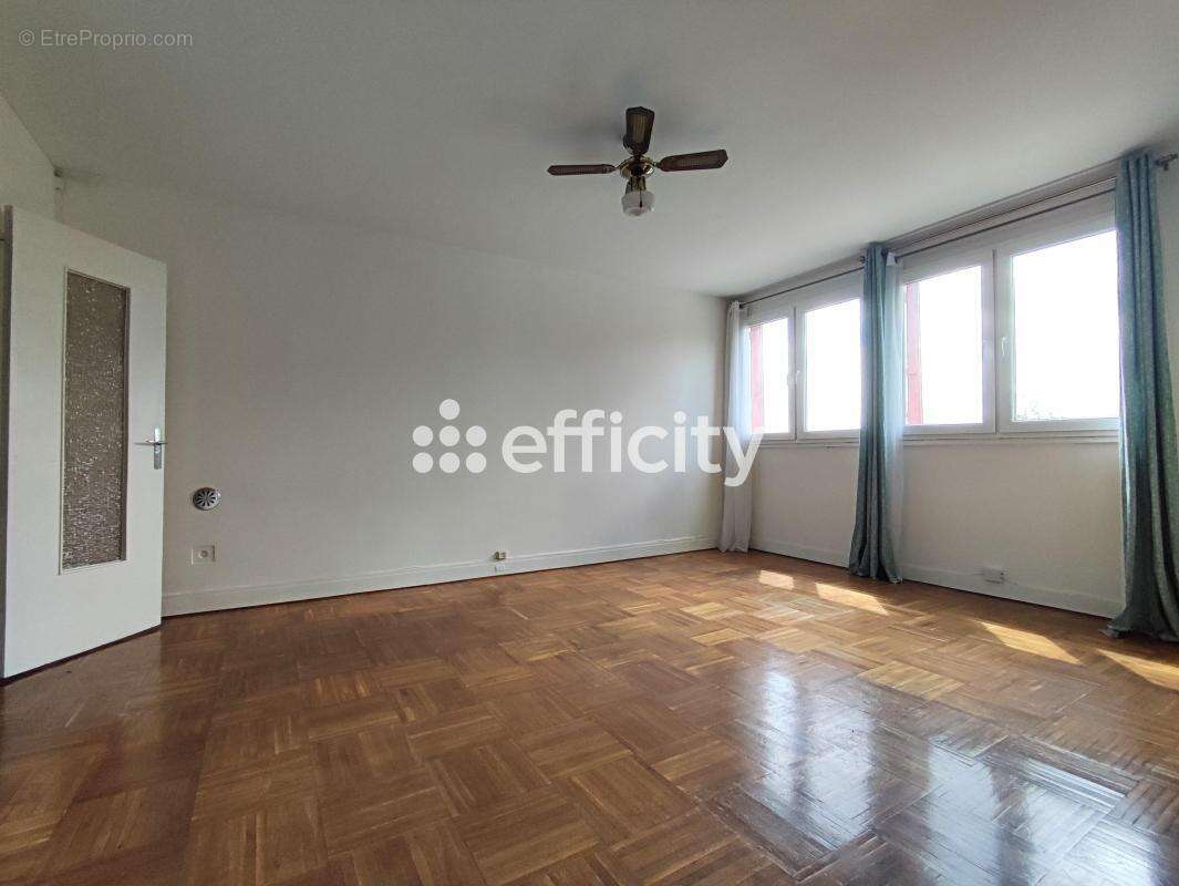 Appartement à EPINAY-SUR-SEINE