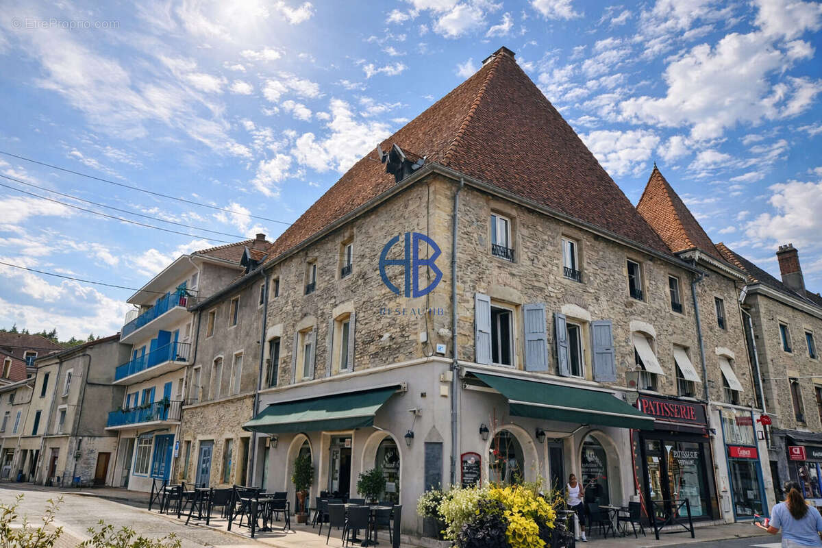 Appartement à LA TOUR-DU-PIN
