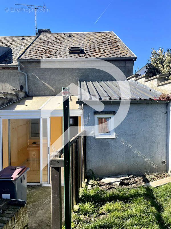 Maison à SAINT-BENIN