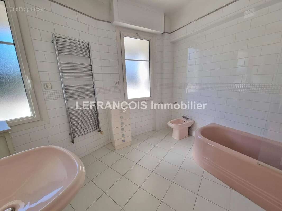 Appartement à LE CANNET