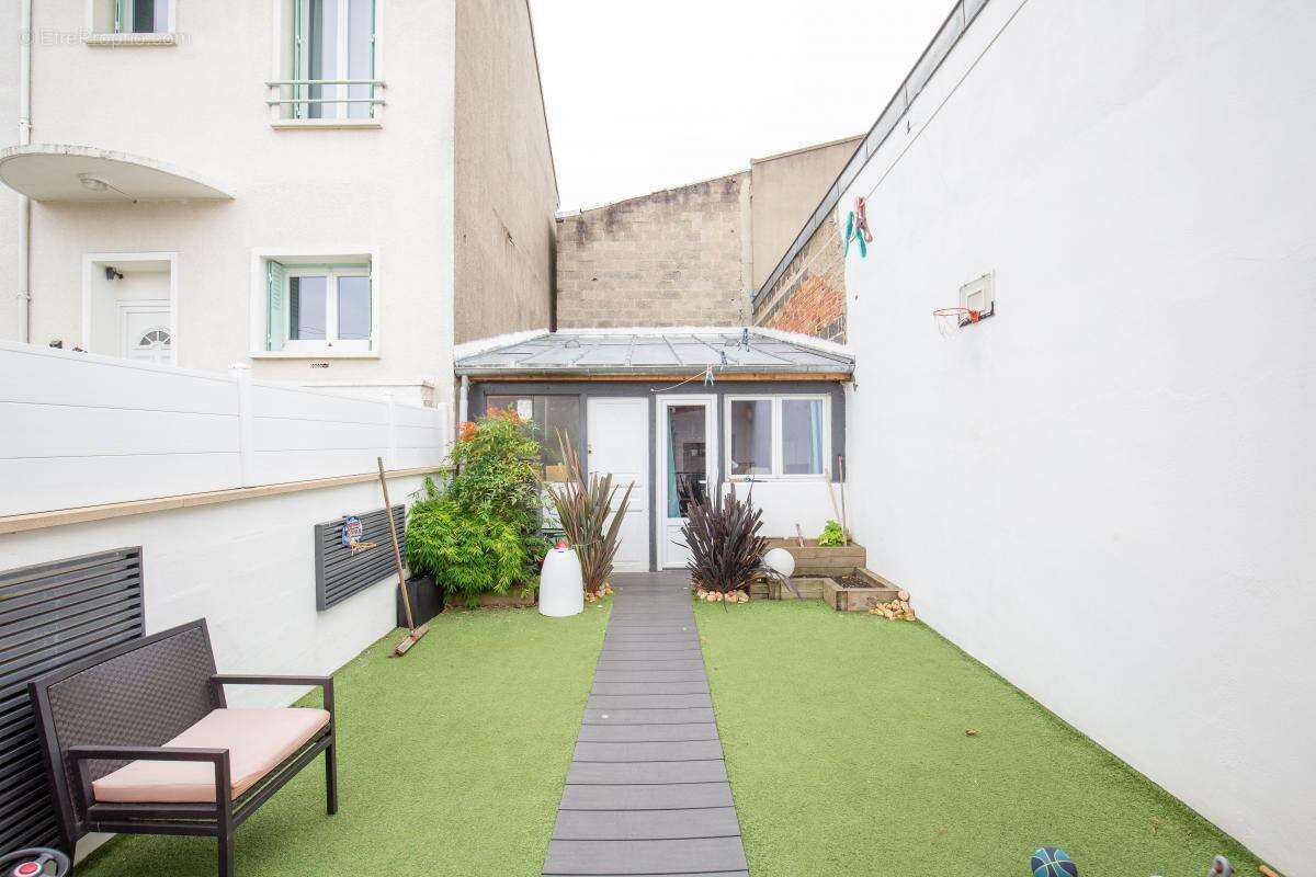 Maison à NANTERRE