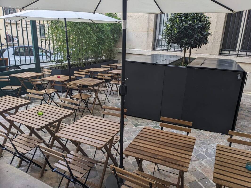 Autre à PARIS-9E
