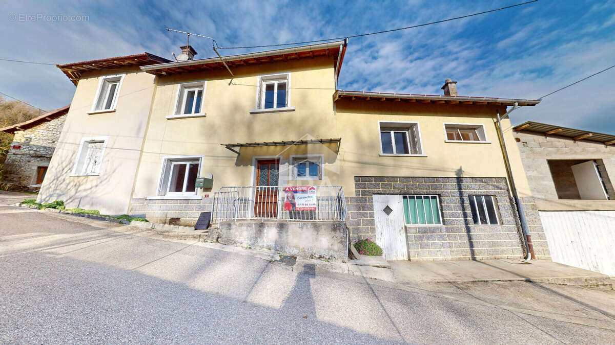 Maison à BOUVESSE-QUIRIEU