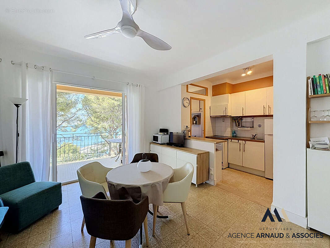Appartement à SAINT-CYR-SUR-MER