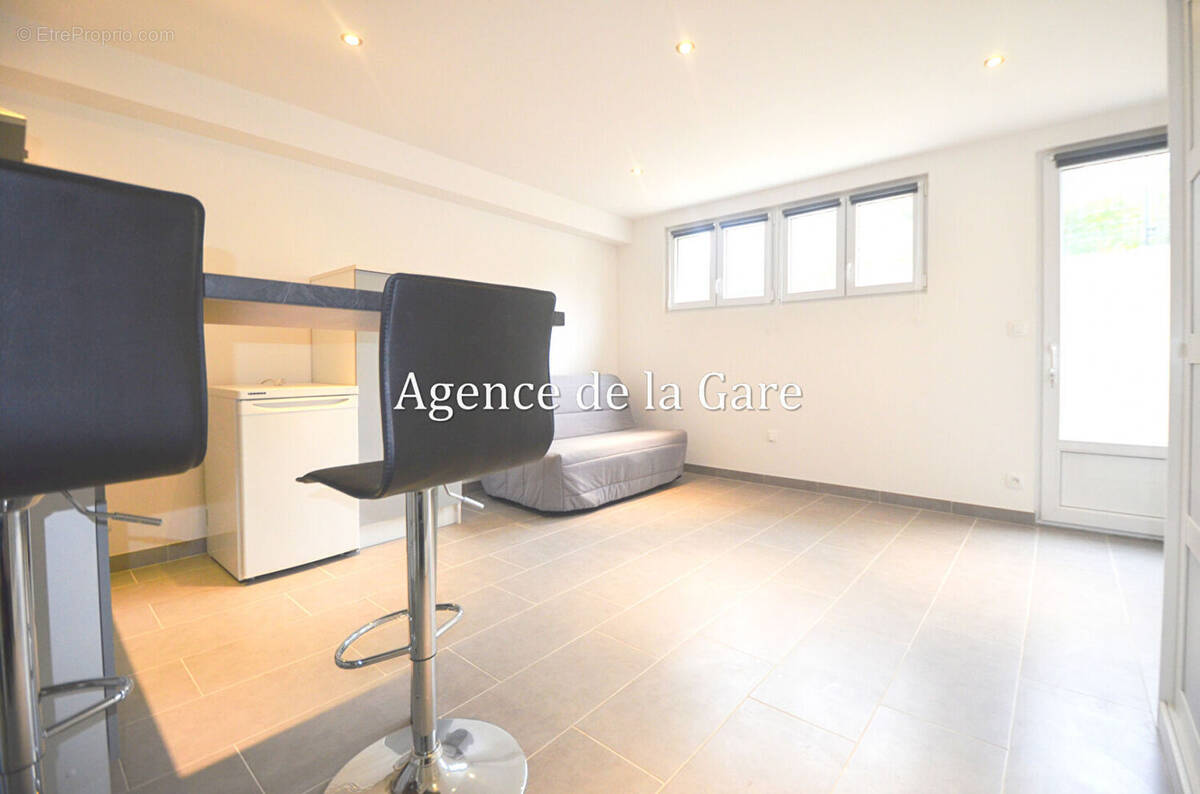 Appartement à SARTROUVILLE