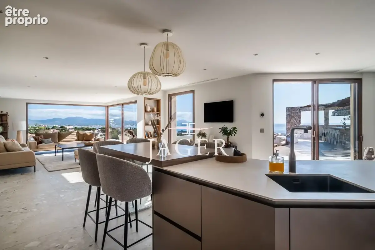 Maison 7 pièces 450 m² à vendre à Les Issambres (83380) - photo 2
