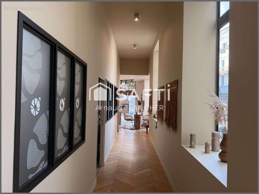 Photo 3 - Commerce à ANGOULEME