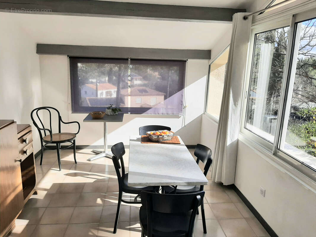 Maison à SAINT-CLEMENT-DE-RIVIERE