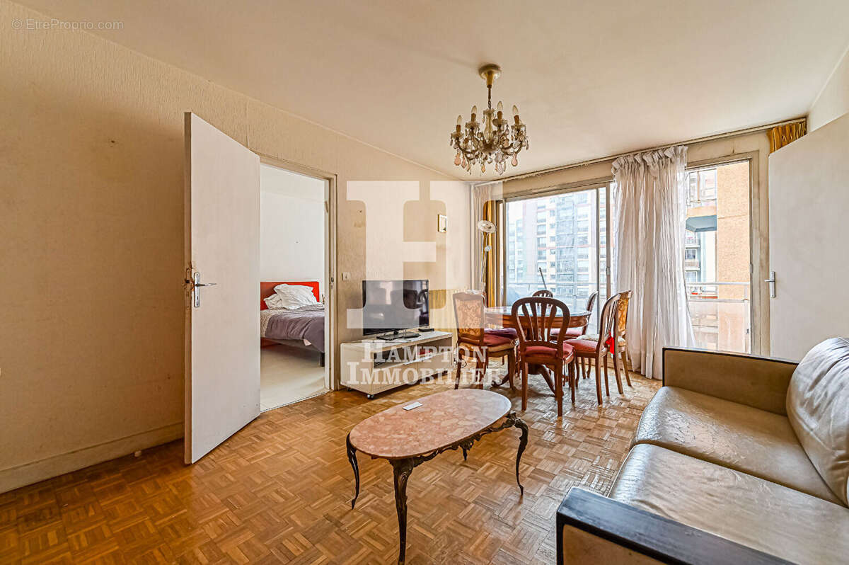 Appartement à PARIS-19E