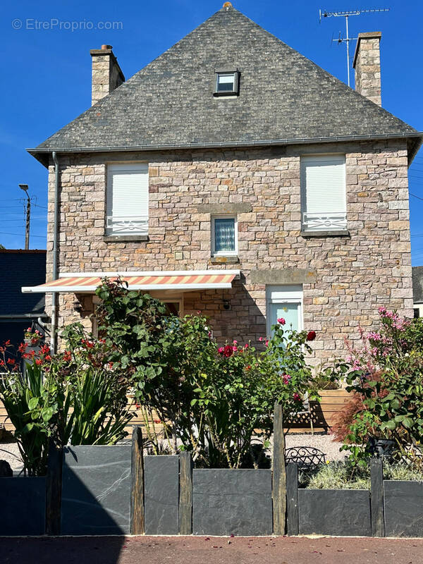 Maison à FREHEL