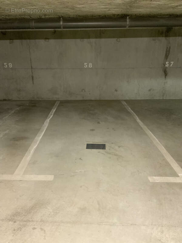 Parking à GAILLON