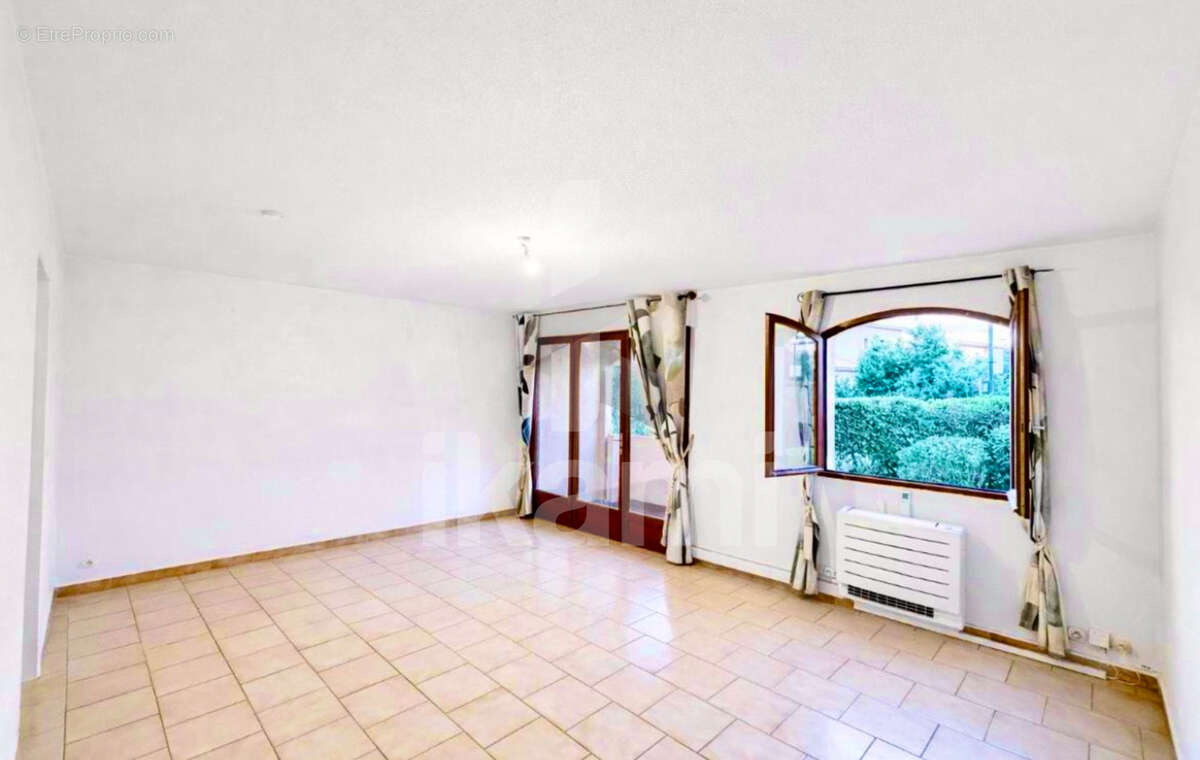 Appartement à HYERES