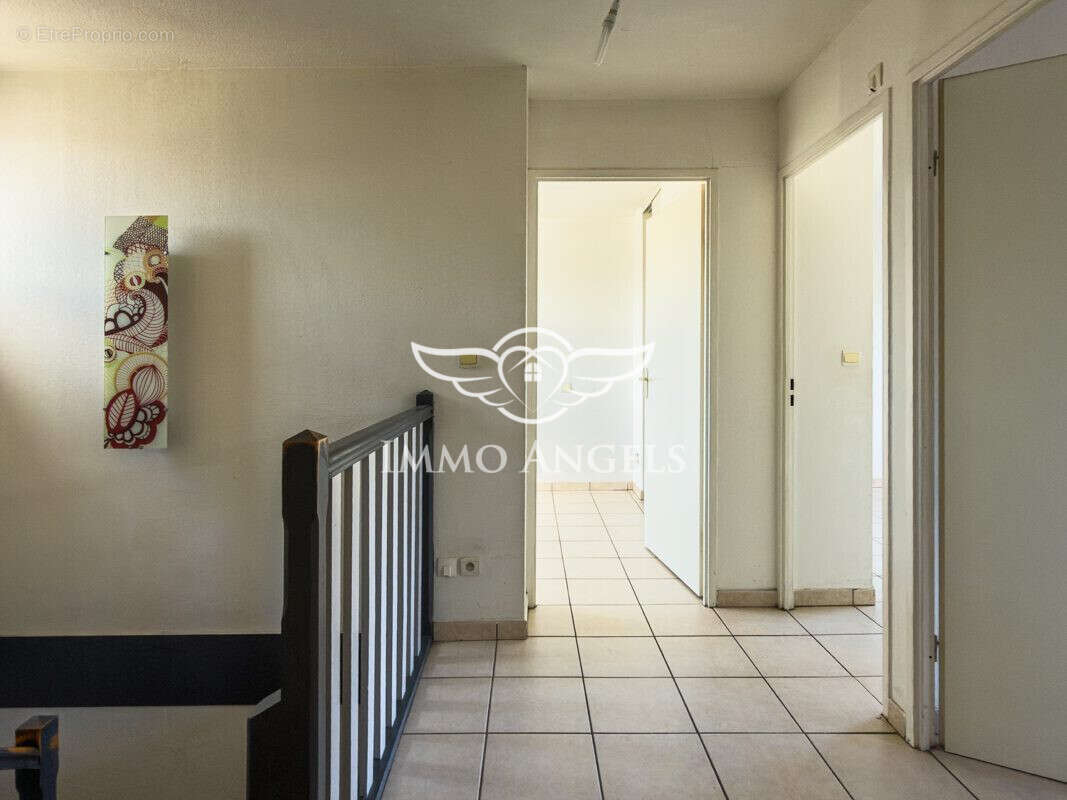 Maison 86 m² à Morieres-Les-Avignon  - photo 7
