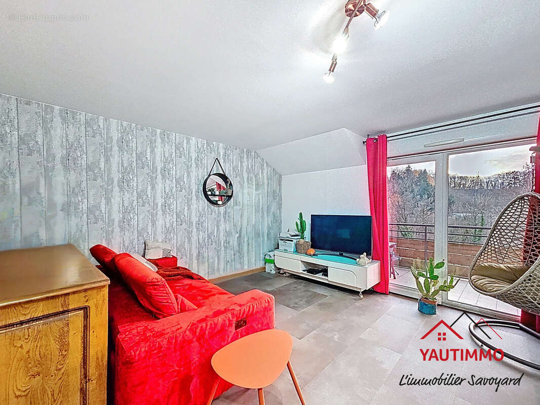 Appartement à BONNE