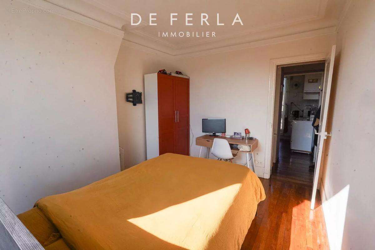 Appartement à PARIS-14E