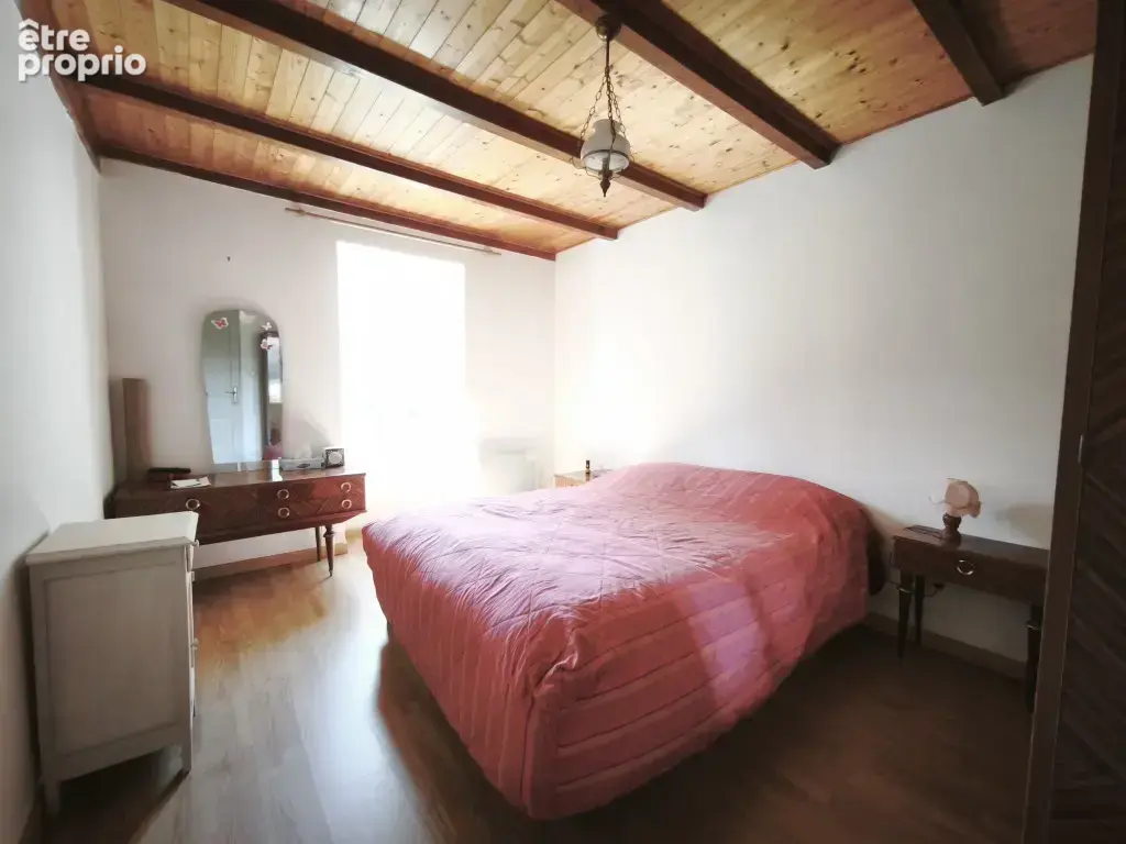 Maison 170 m² à Berneuil  - photo 8