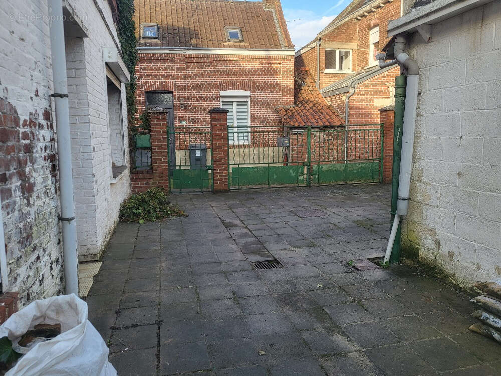 Maison à PERONNE-EN-MELANTOIS