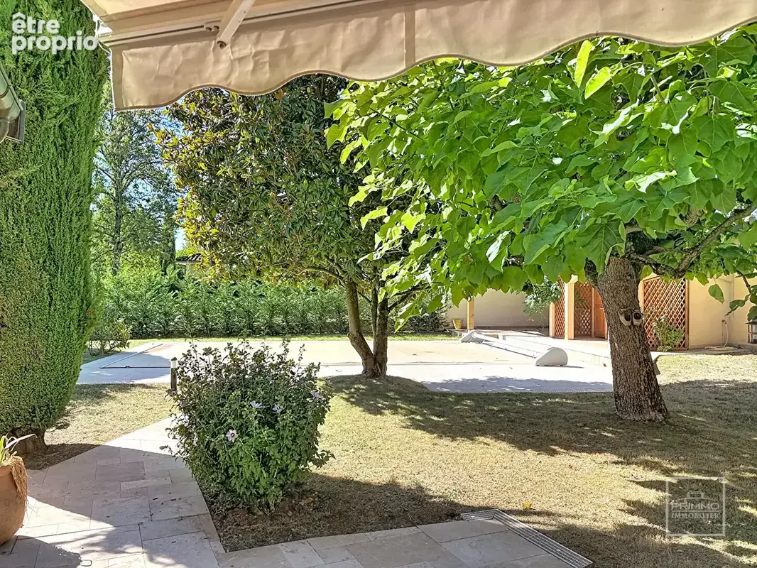 Maison Saint Cyr Au Mont D Or de 230 m2 habitables sur 1500m² de terrain au calme. - photo 8