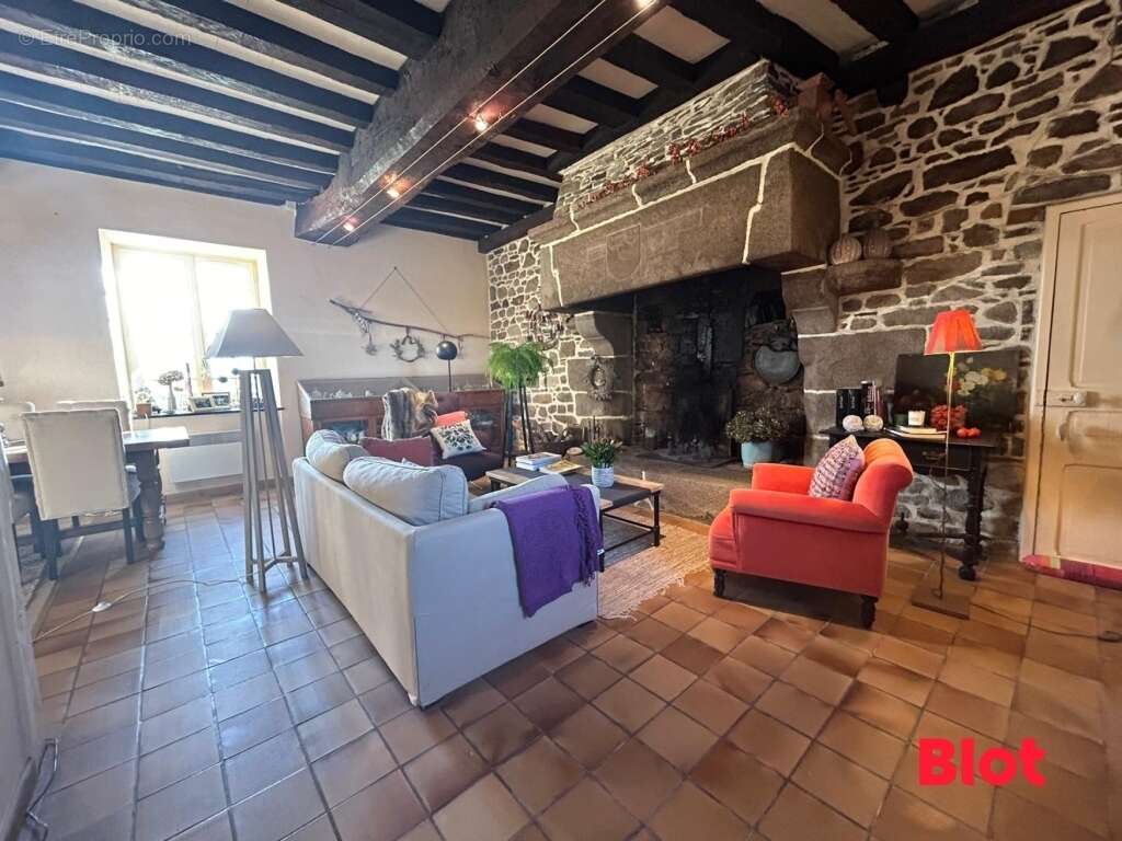 Maison à DOL-DE-BRETAGNE
