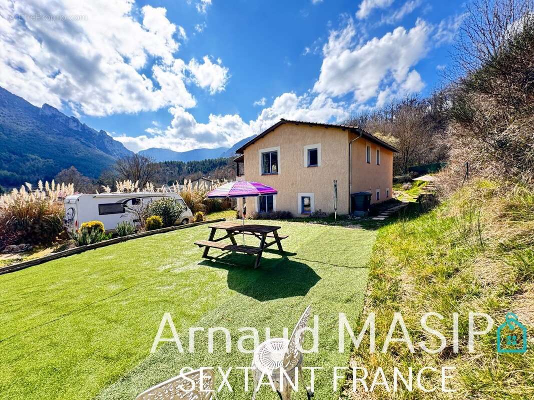 Maison à AXAT