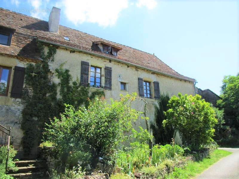 Maison à LOUBRESSAC