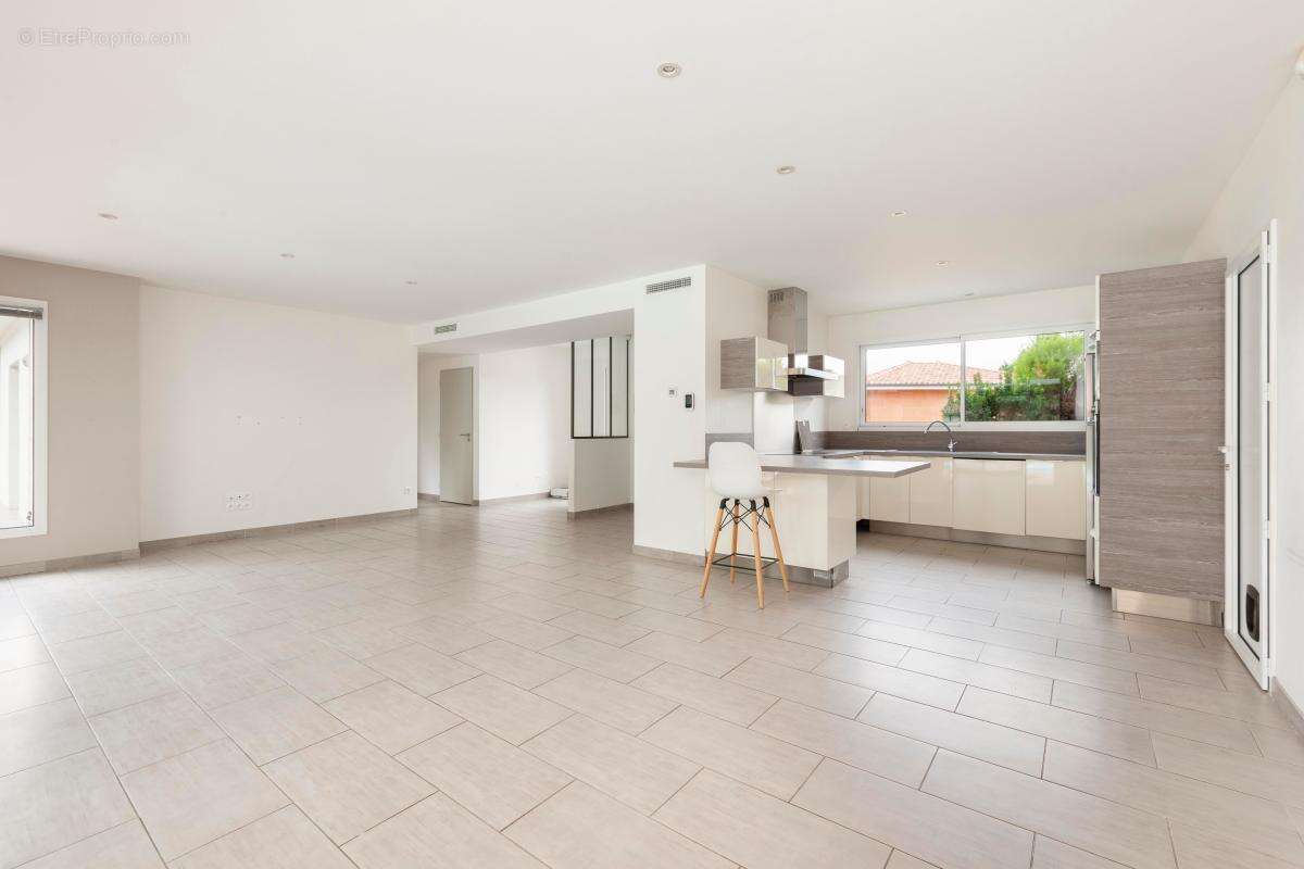 Maison contemporaine de 2018 avec piscine - photo 3