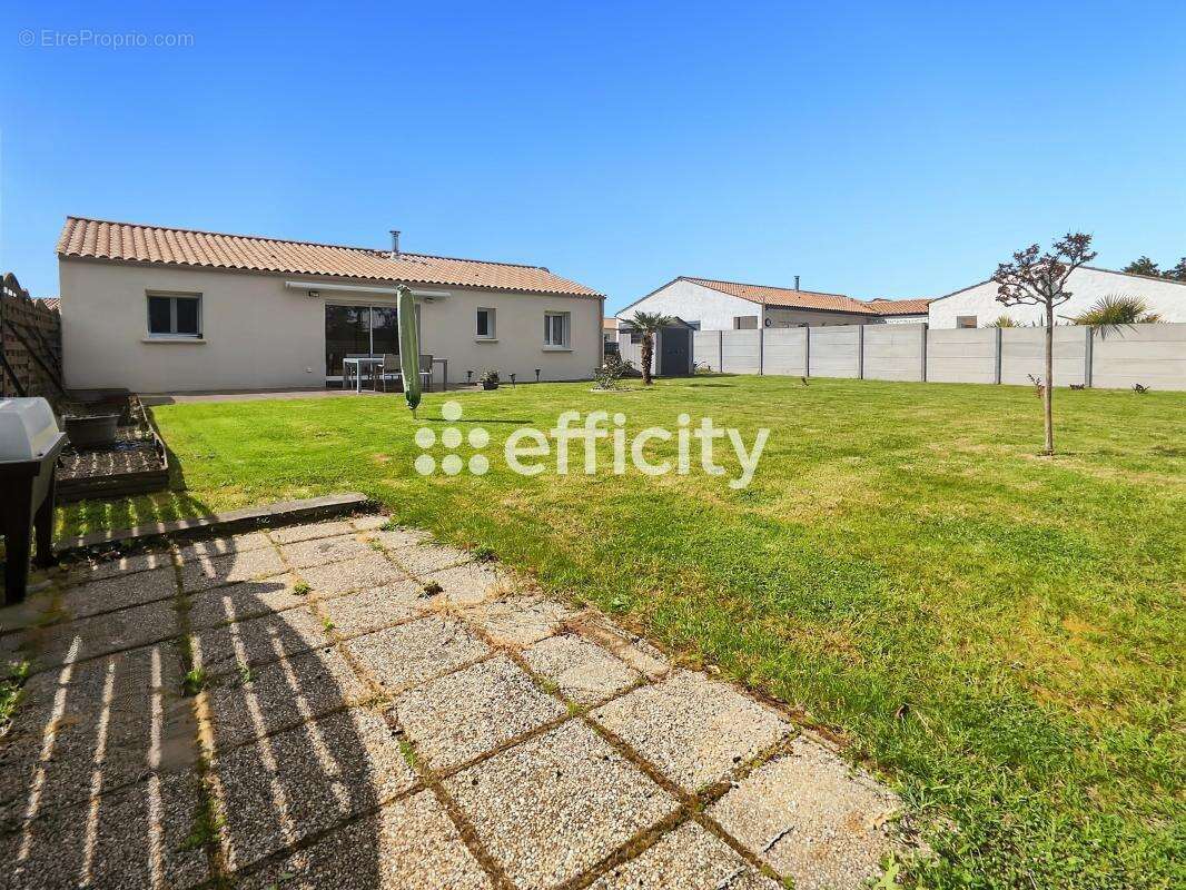 Maison 83 m² à Landevieille  - photo 2