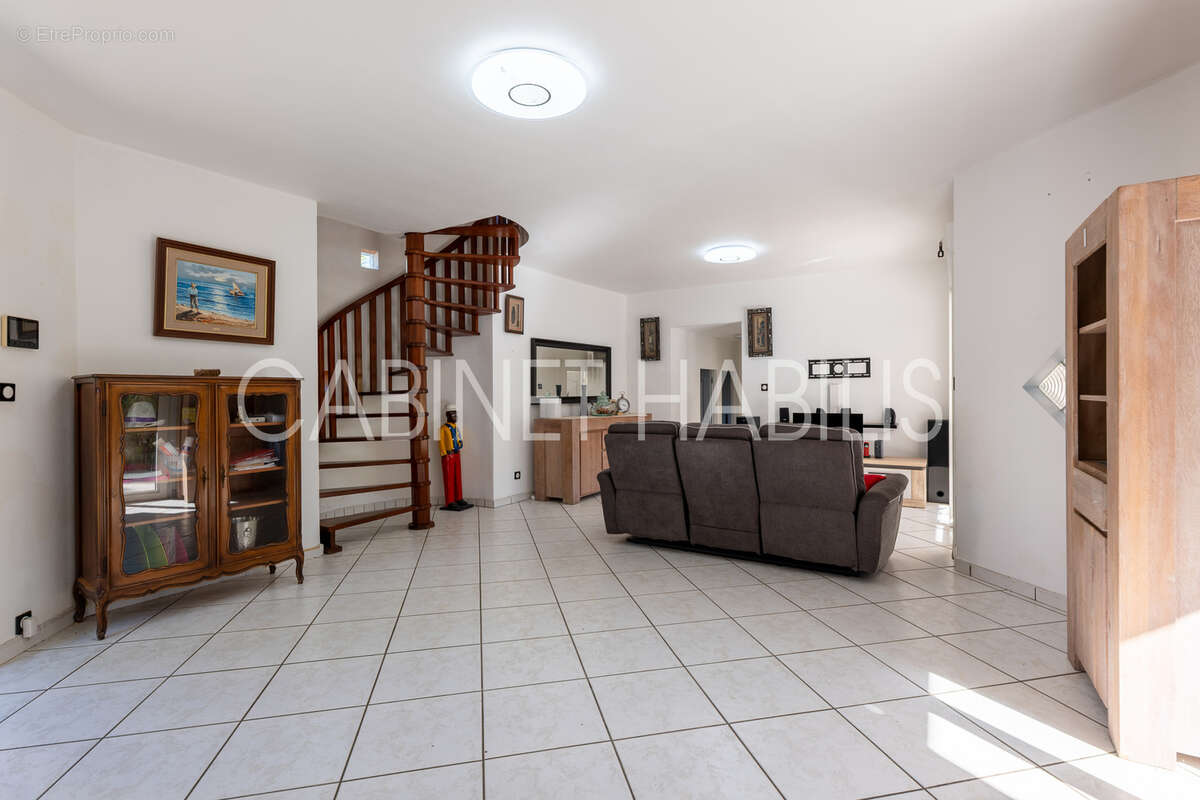 A vendre -  villa f6 de 206.45 m2 environ - saint joseph - 455 000 € - photo 7