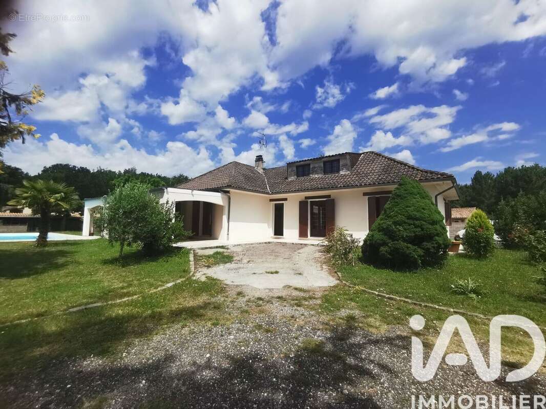 Photo 2 - Maison à SAINT-YZAN-DE-SOUDIAC