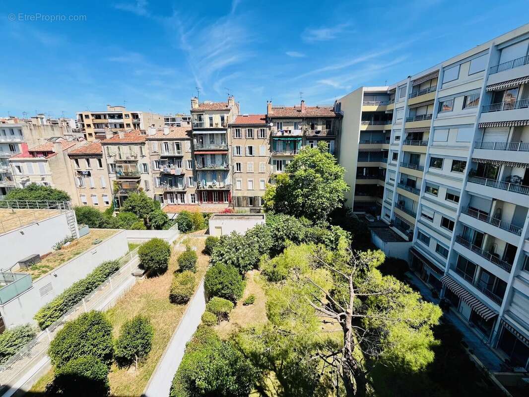 Appartement à MARSEILLE-5E