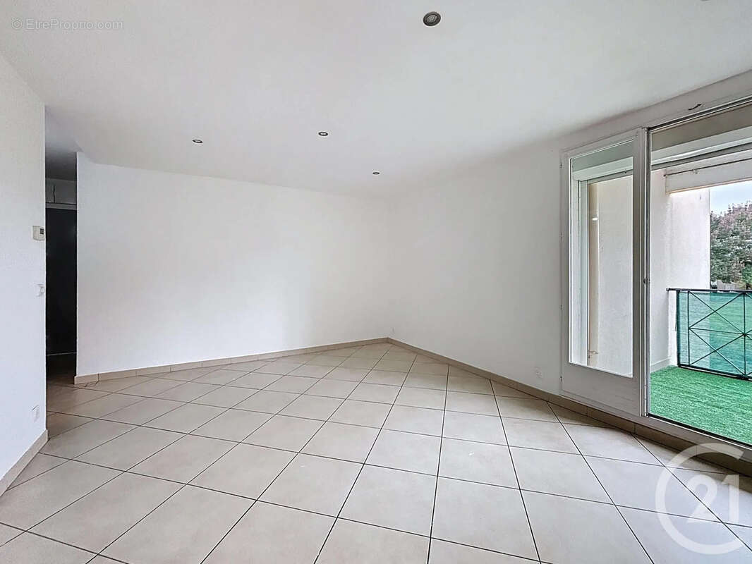 Appartement à MOISSY-CRAMAYEL