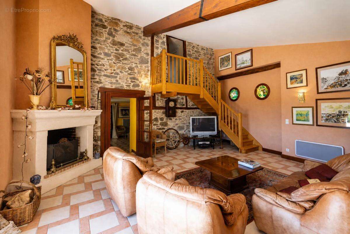 Maison de 8 pièces de 257 m² à Teillet - photo 11