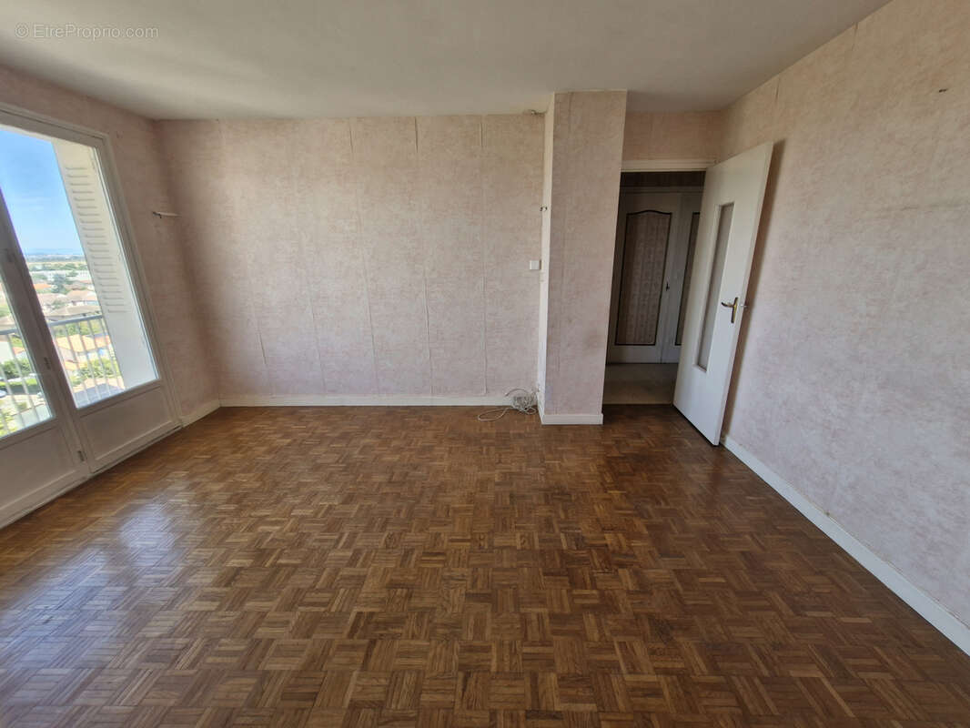 Bron appartement t3 - photo 2
