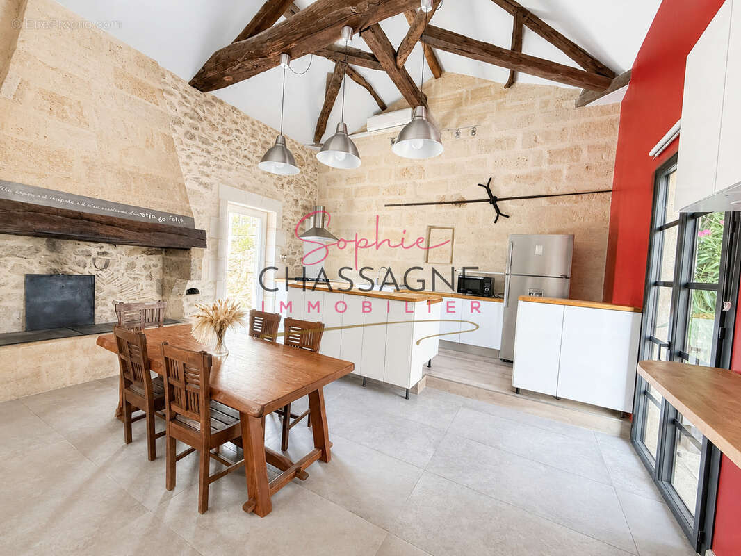 Maison à SAINT-EMILION