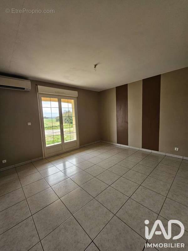 Maison 136 m² à Egriselles-Le-Bocage  - photo 9