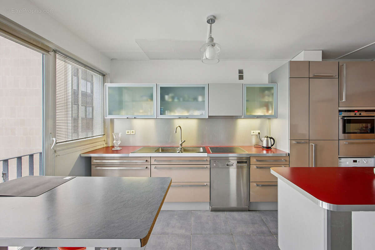 Appartement à PARIS-15E