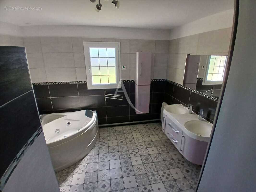 Maison à FORGES-LES-EAUX
