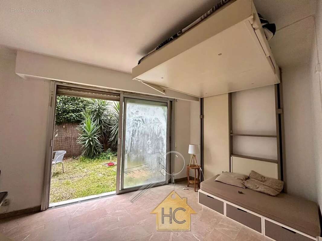 Appartement à LE CANNET