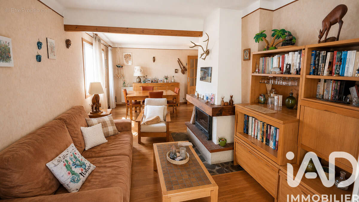 Maison 80 m² à Saint-Jean-De-La-Ruelle  - photo 4