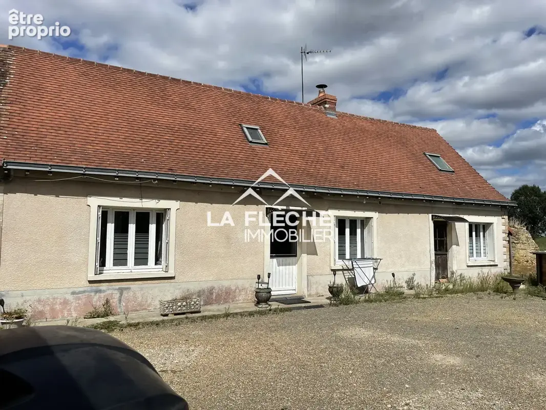 Fermette avec dépendances à Villaines sous Malicorne - photo 1