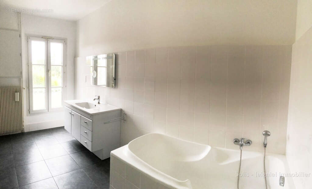 Maison de caractere et sa piscine - photo 12